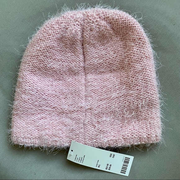 NWT urban outfitters eyelash knit beanie - Picture 3 of 3